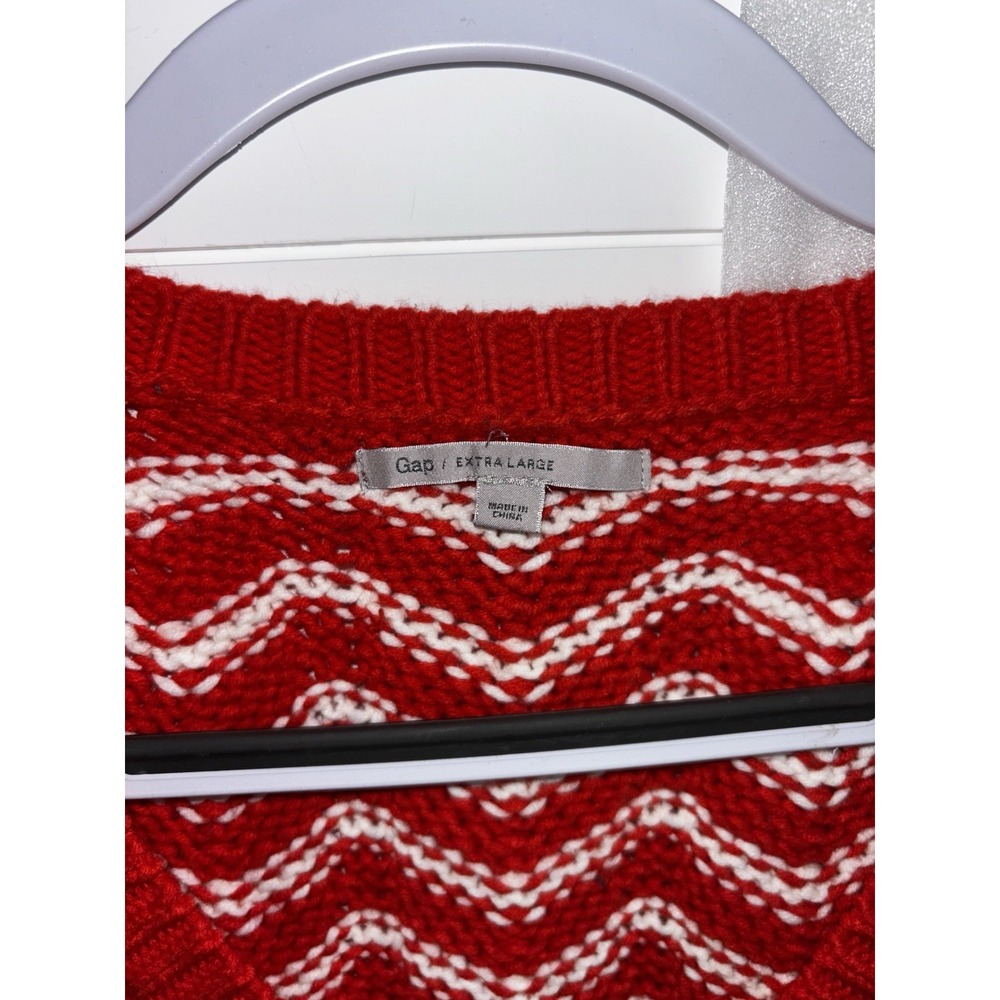 Gap Chevron Striped V-Neck Sweater. Orange/Red and white. Woman's Size XL - Picture 3 of 5